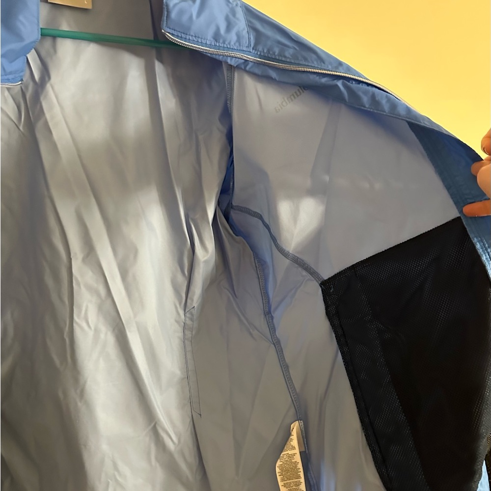 Columbia Women’s Large Rain Windbreaker - Picture 3 of 4